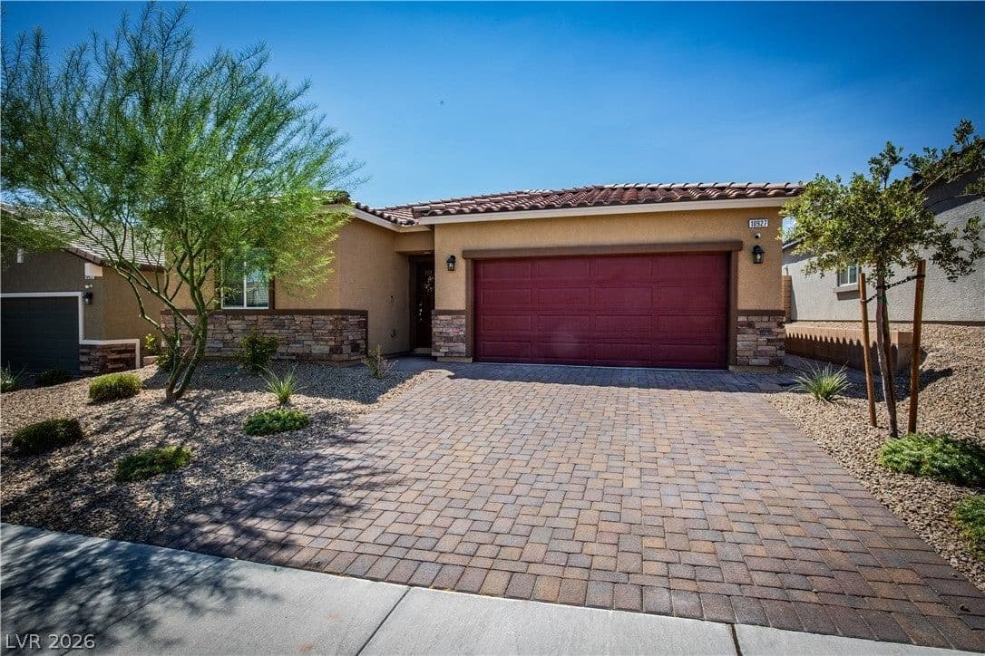 10927 Artisan Ranch Avenue photo 2