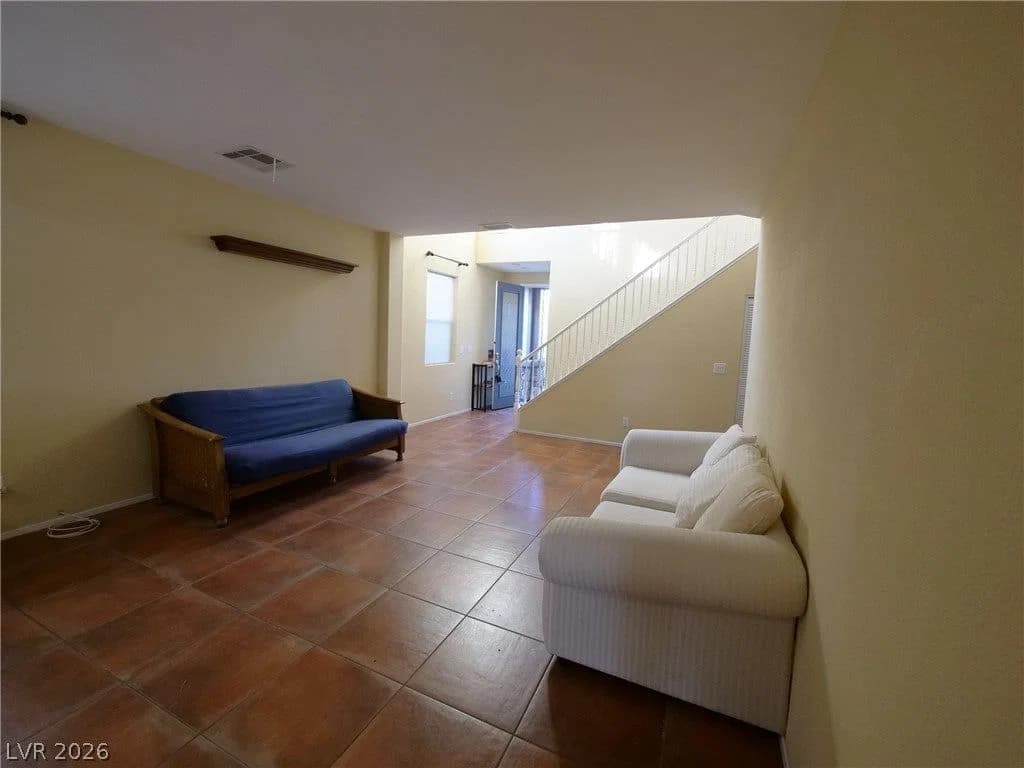 924 Percy Arms Street photo 4
