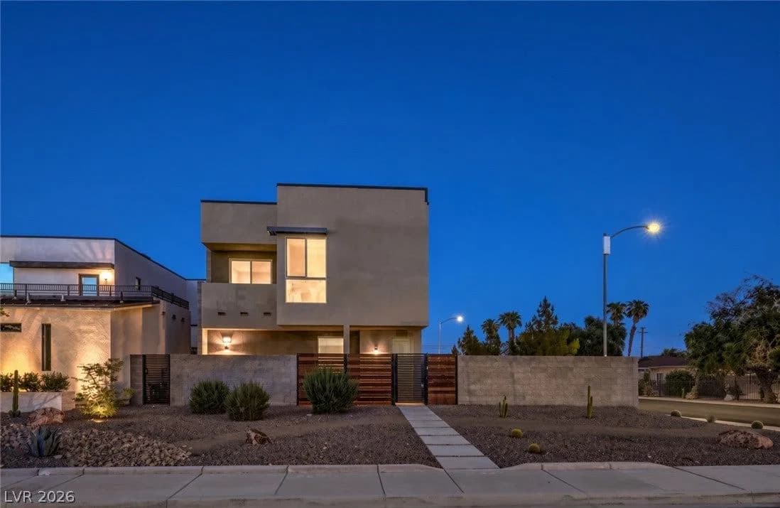 1335 8th Street photo 2