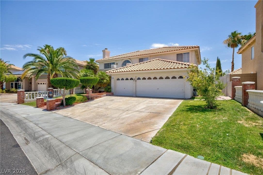 276 Helmsdale Drive photo 5
