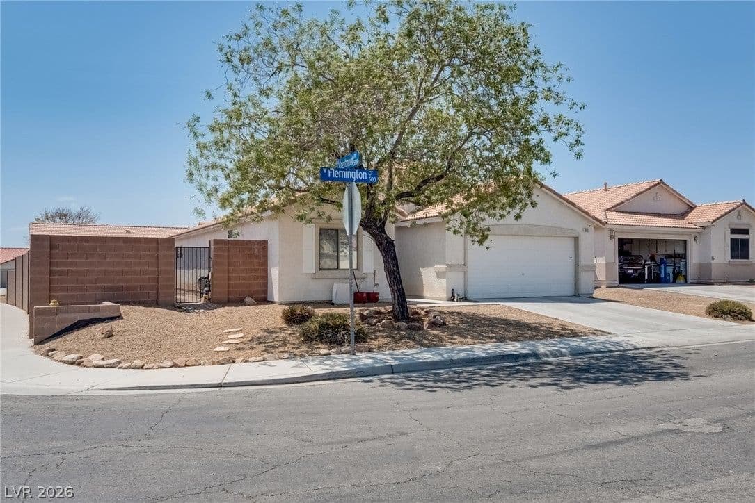 511 Flemington Court photo 3