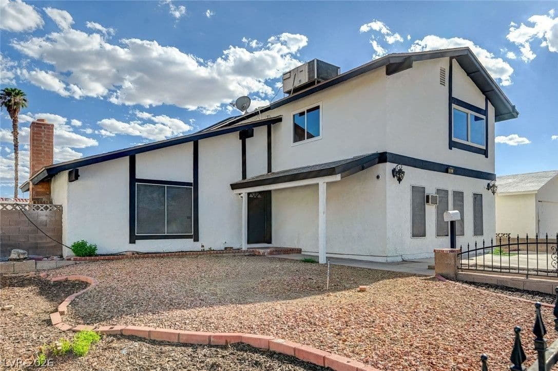 3933 Manford Circle photo 4