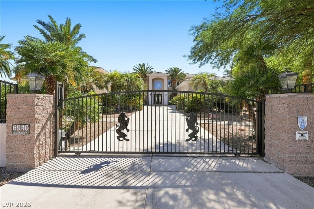 6940 Jensen Street photo 4