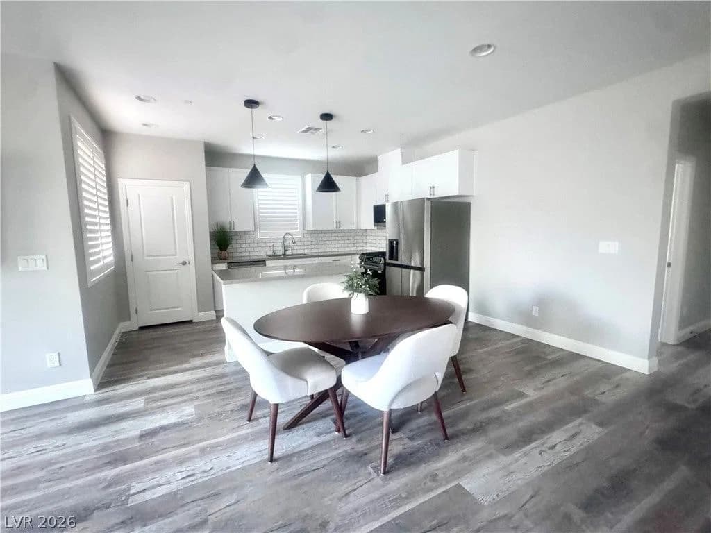 1012 Via Lombardi Avenue photo 3