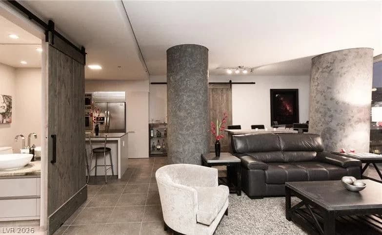 3726 Las Vegas Boulevard photo 3