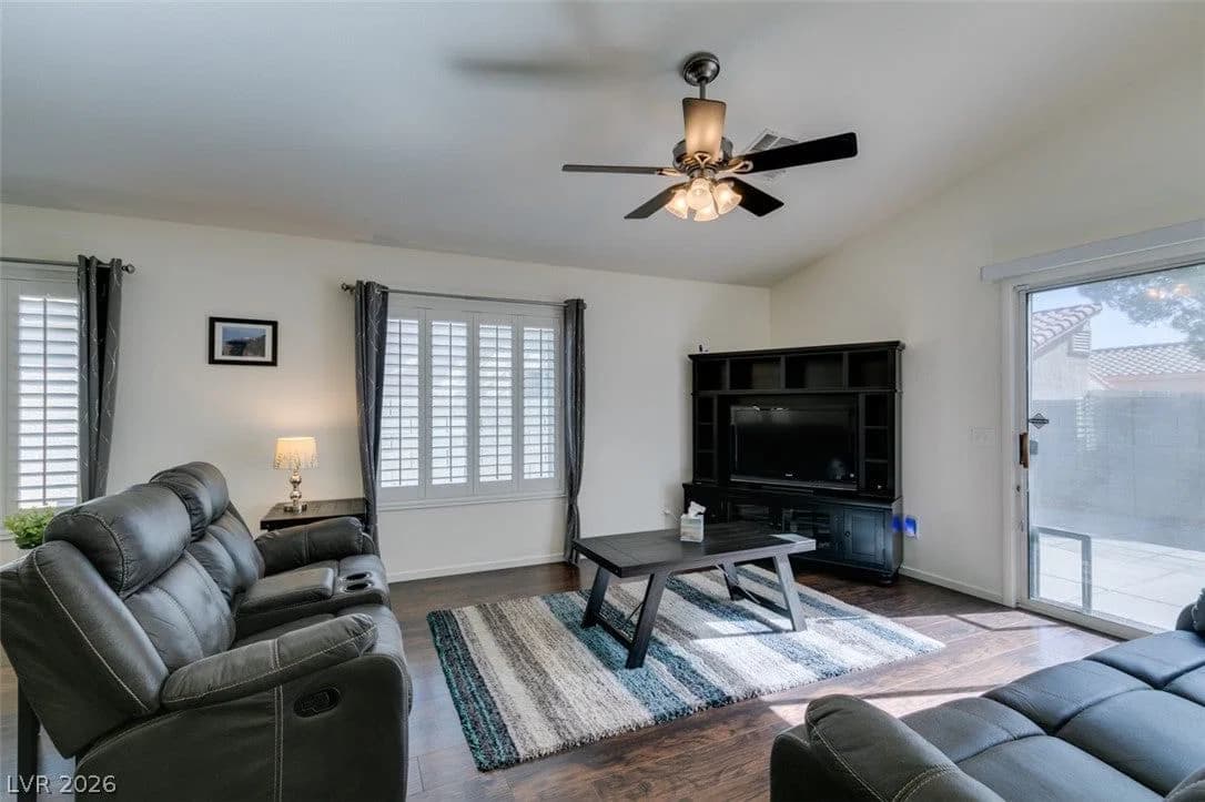 3380 Wayward Court photo 2