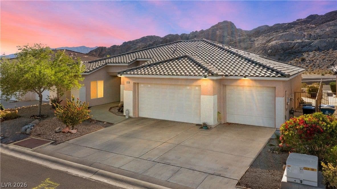 3589 Cottage Canyon Street photo 3