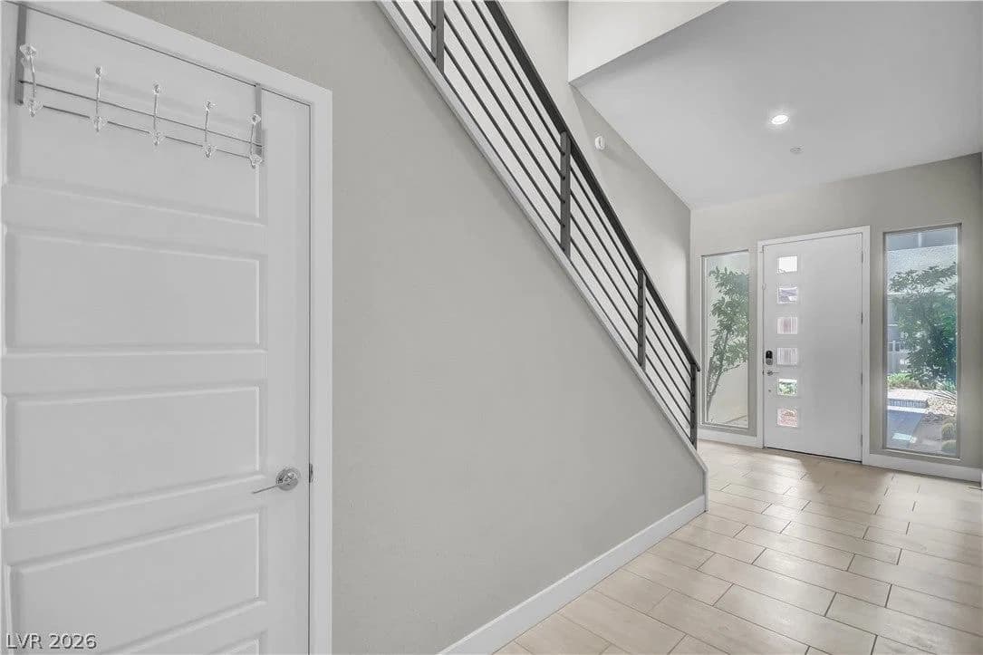 1253 Cloud Tower Street photo 3