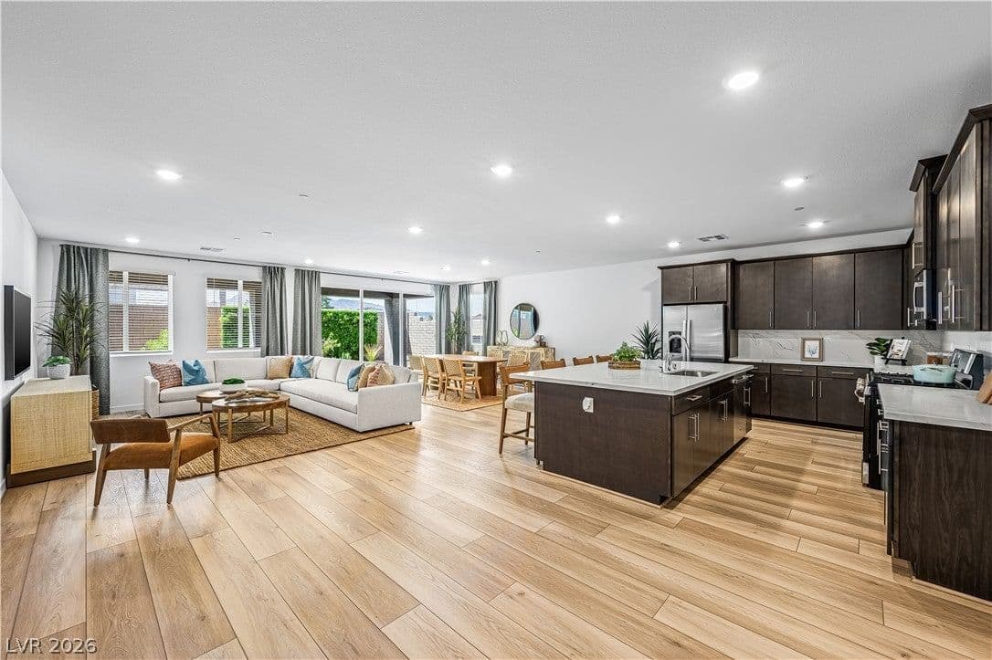 129 Rowan Grove Avenue photo 4