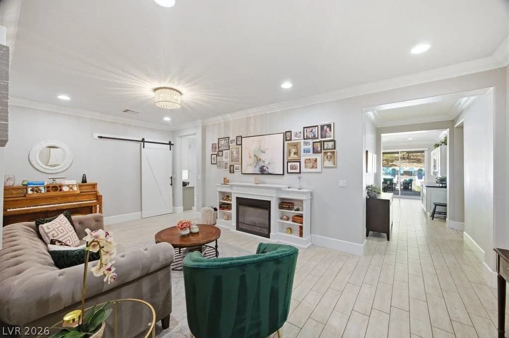12284 Whites Landing Court photo 5