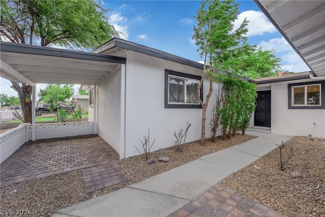 2109 Jansen Avenue photo 3