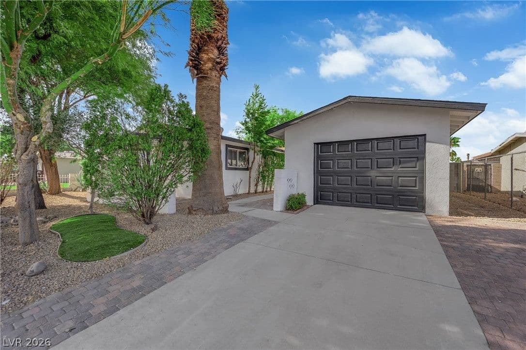 2109 Jansen Avenue photo 2