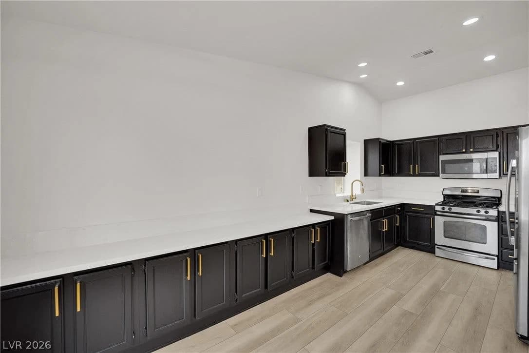 908 Sunnyfield Way photo 4