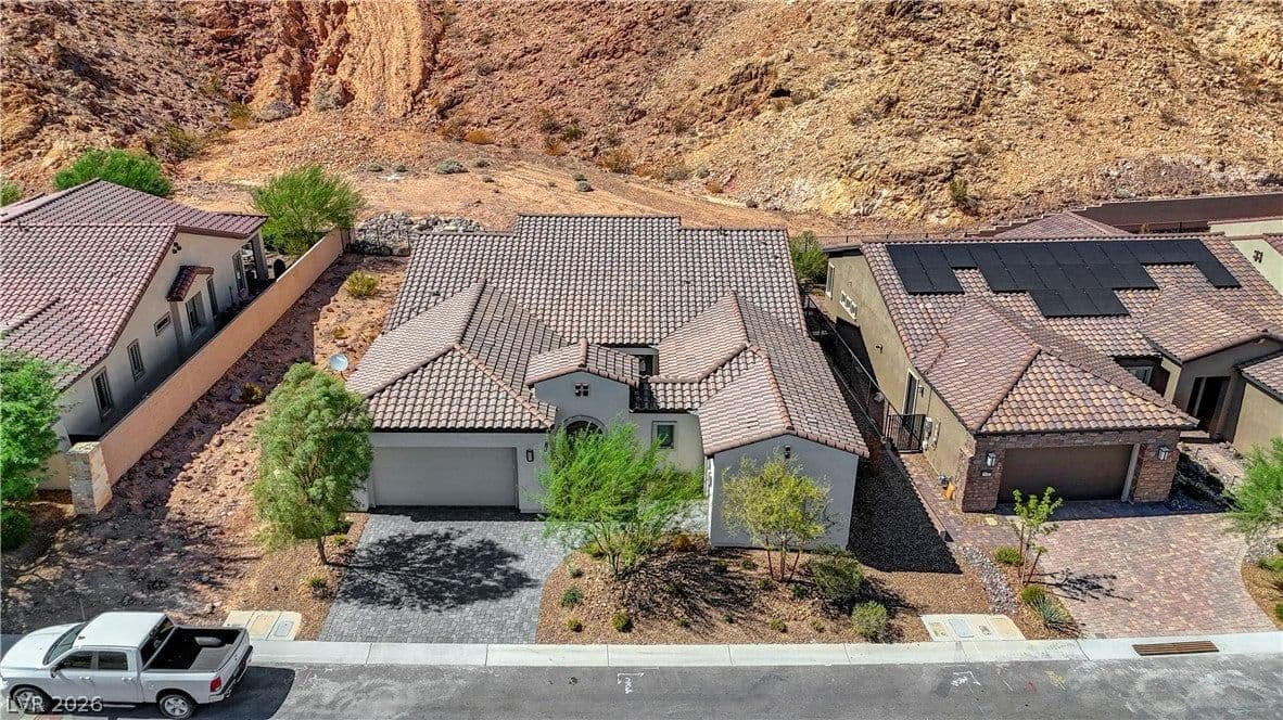 137 Mirage View Drive photo 3