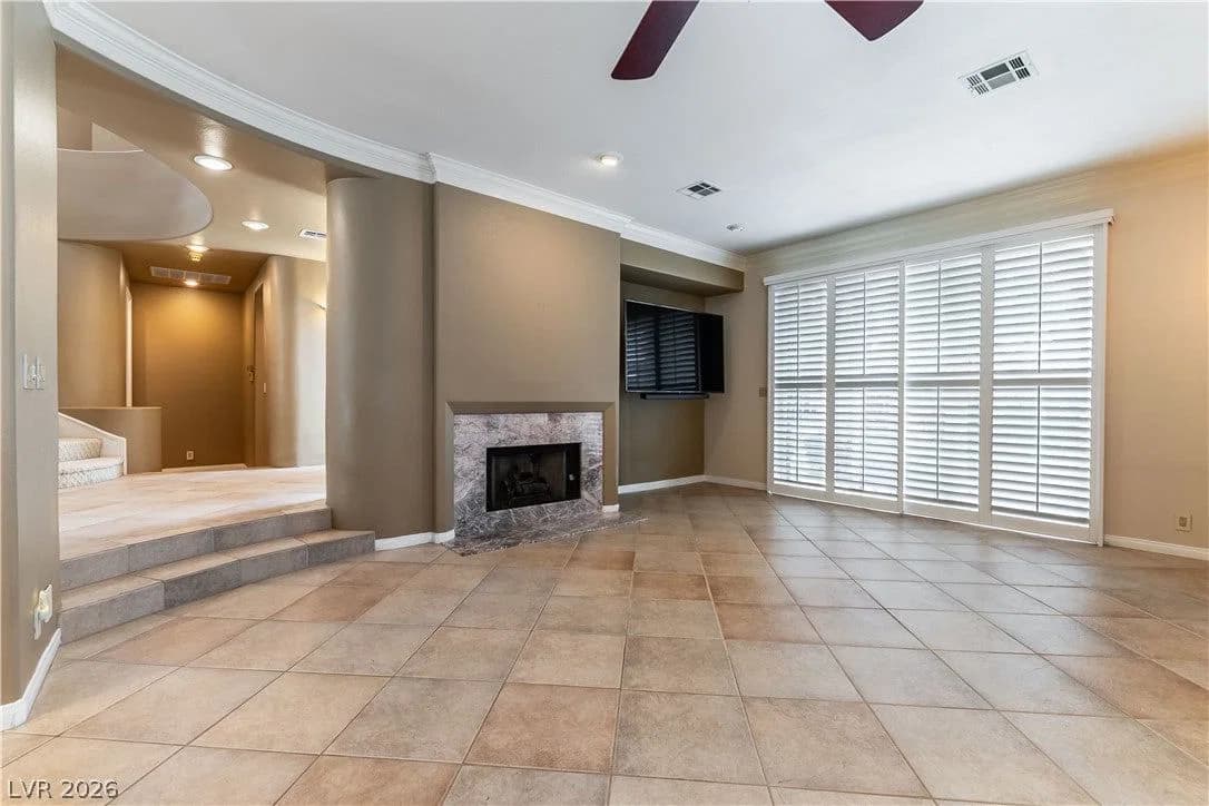8240 Horseshoe Bend Lane photo 4