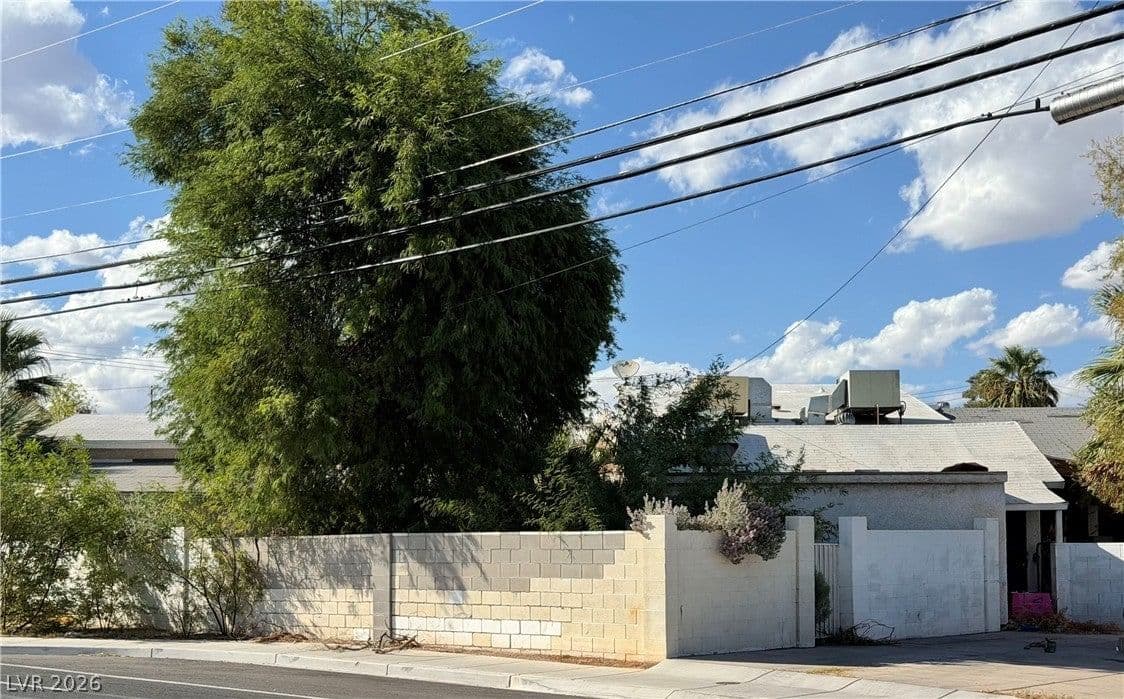 4624 Desert Inn Road photo 5