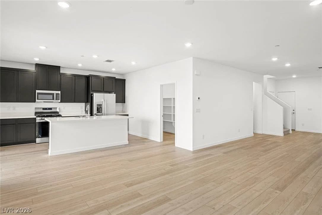 1514 Capri Cascades Court photo 4