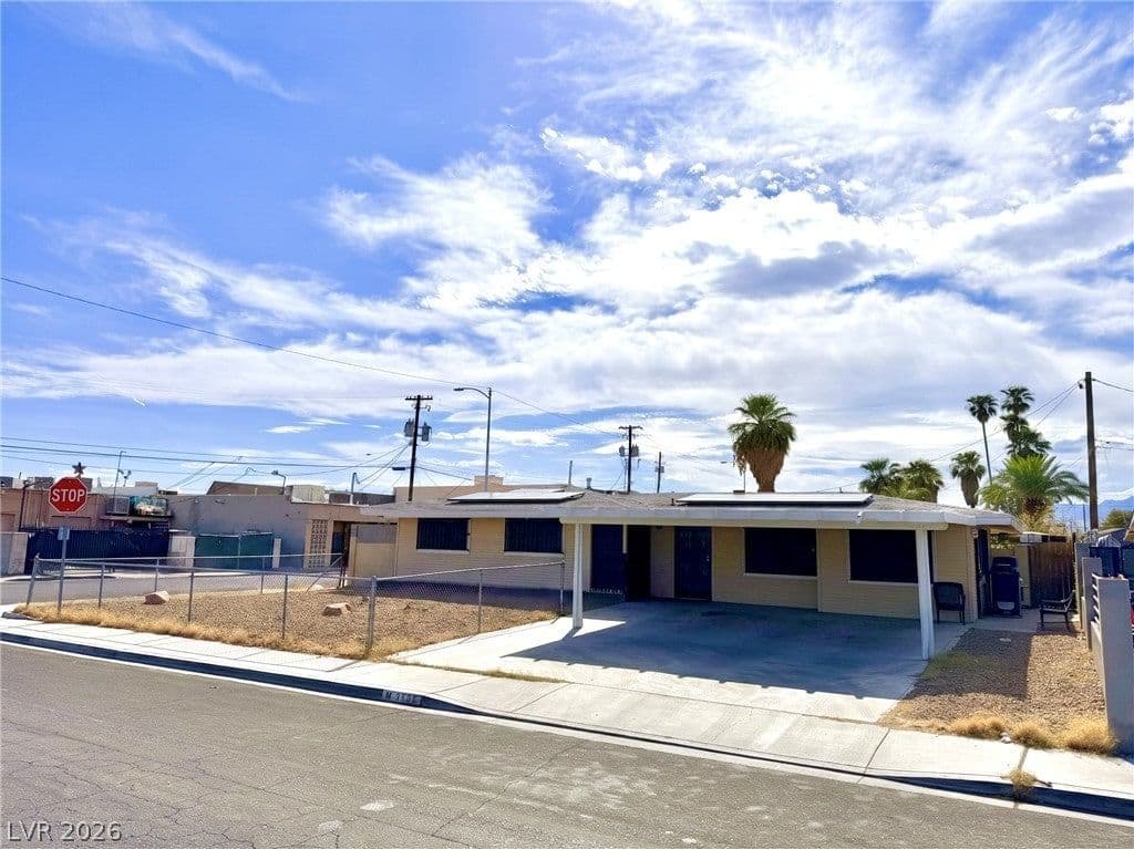 1101 Tamerack Avenue photo 2