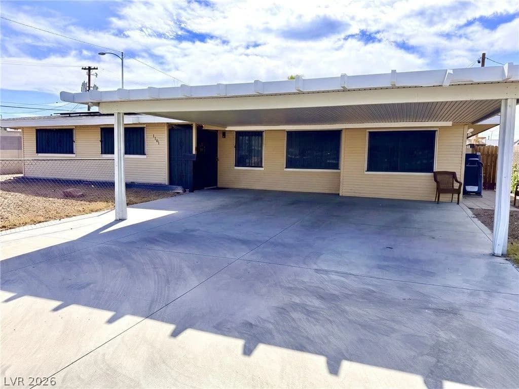 1101 Tamerack Avenue photo 3