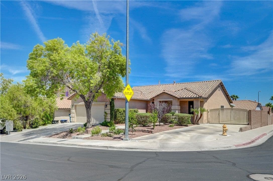 1018 Snow Bunting Court