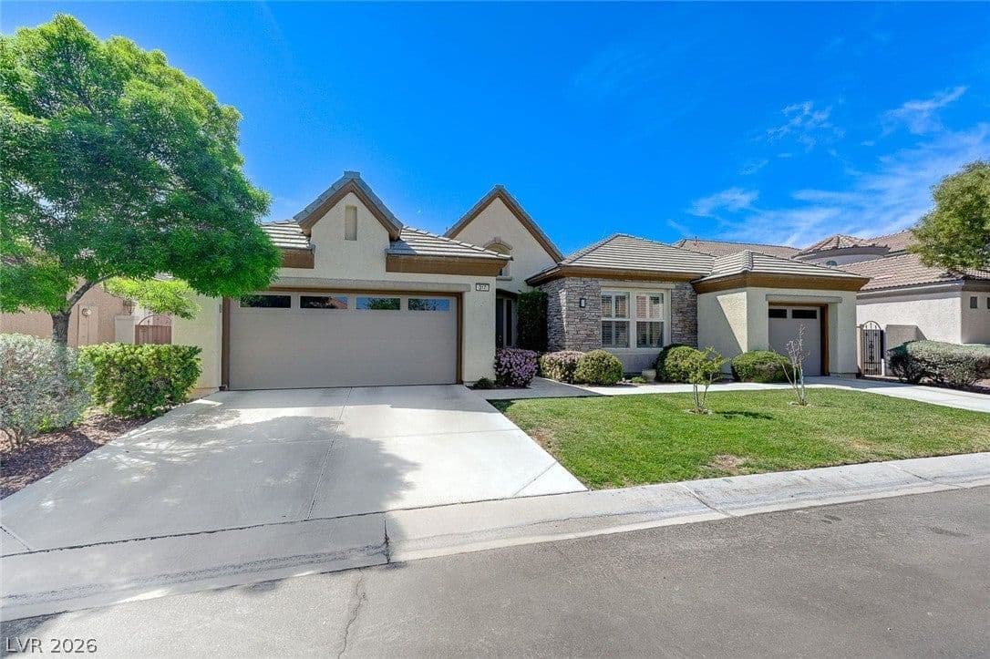 317 Onyx Crest Street photo 2