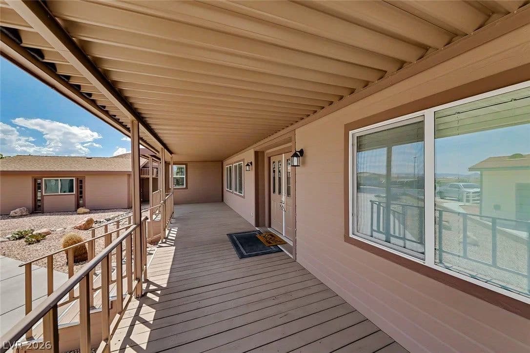 562 Lake Michigan Lane photo 4