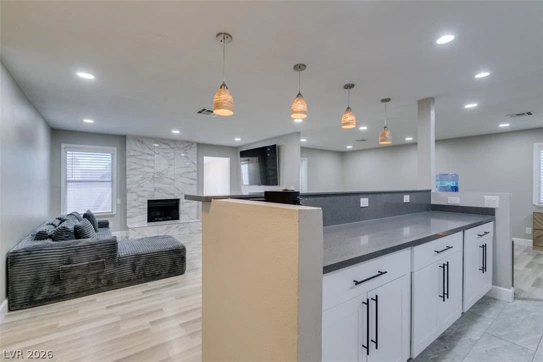 847 Shoreview Drive photo 3