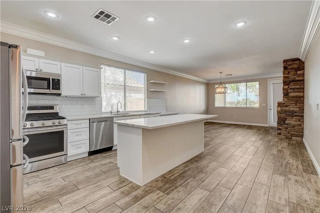 1720 Timber Cove Court photo 5