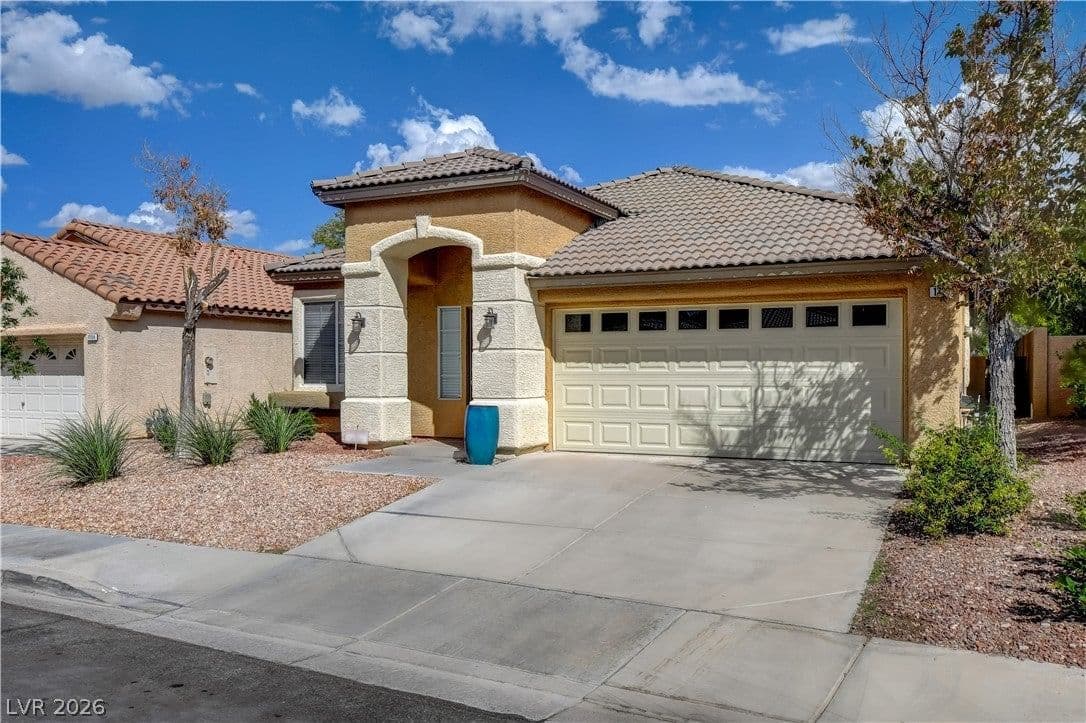 1720 Timber Cove Court photo 2