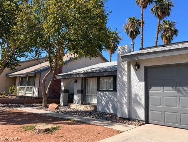 4490 Margarete Avenue photo 2