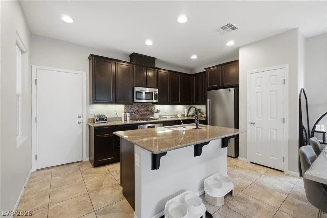 9145 Checkerboard Court photo 3