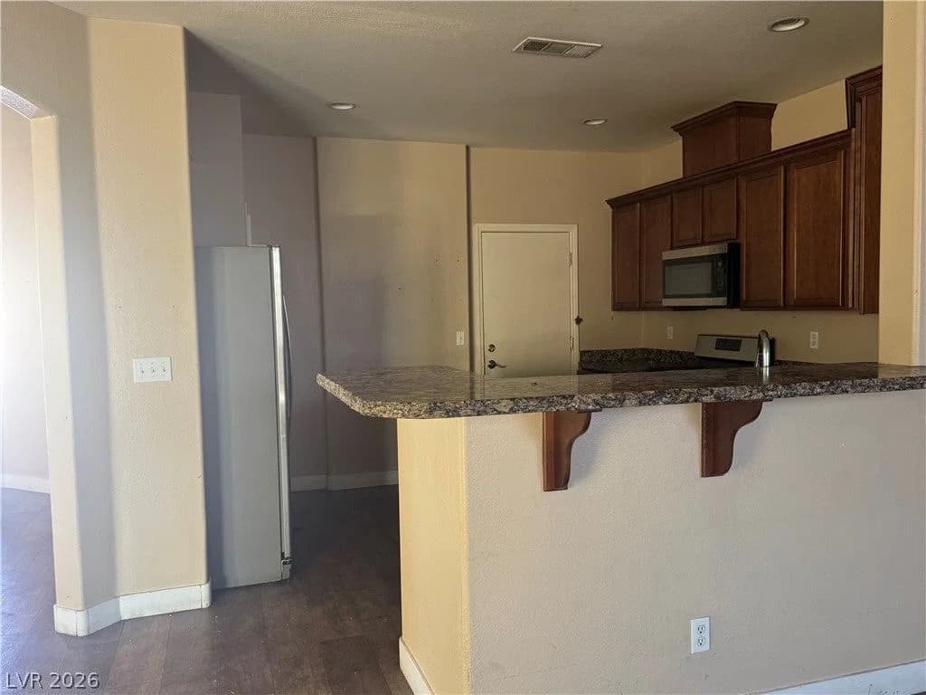 8141 Pink Desert Street photo 3