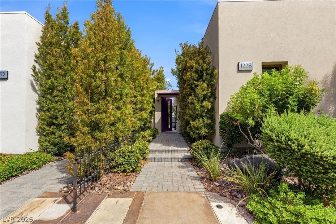 1228 Starview Peak Court photo 2
