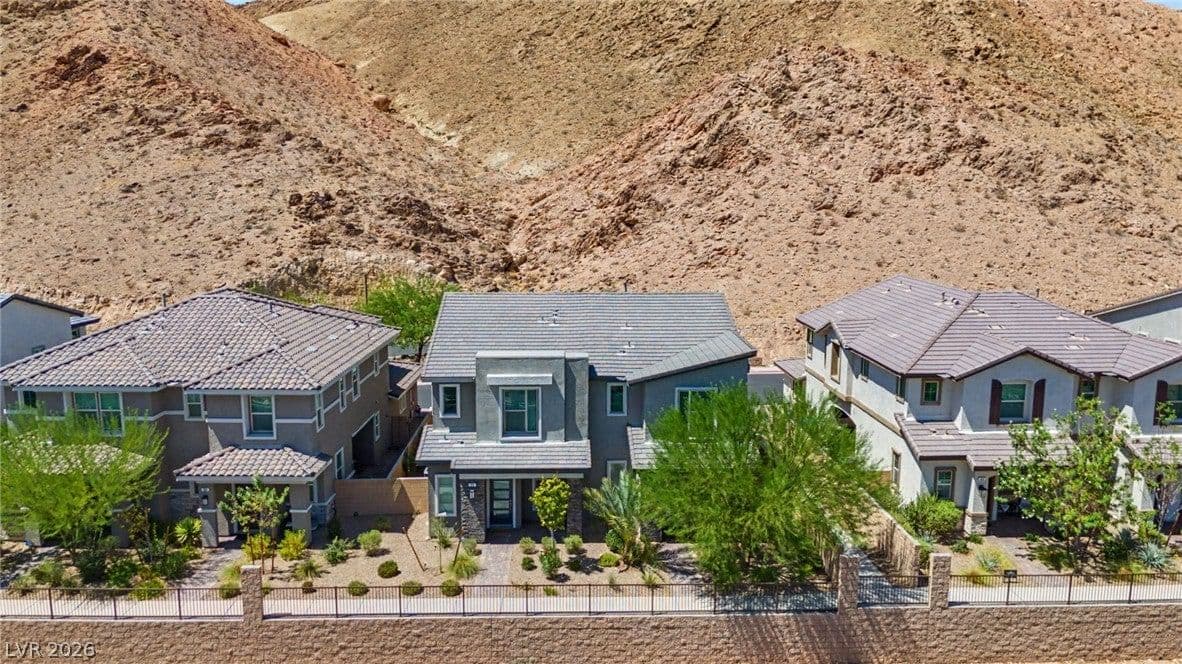 36 Kimberlite Drive photo 2