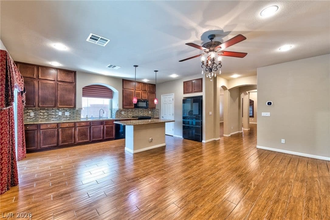 9771 Panther Hollow Street photo 4