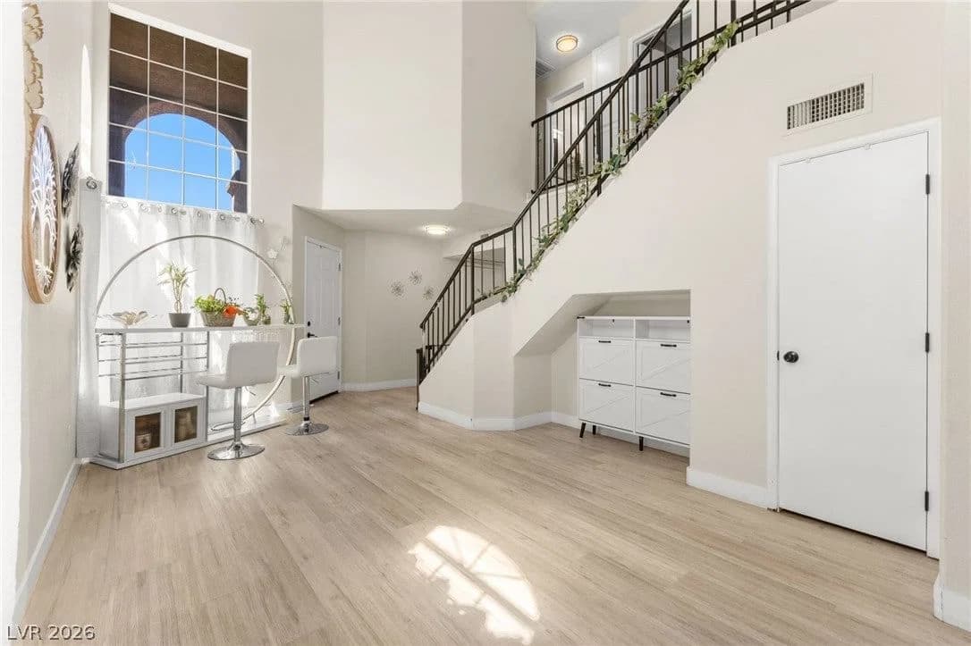 1404 Robin Street photo 4
