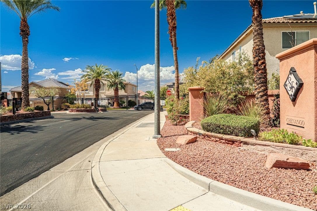 672 Kentons Run Avenue photo 4