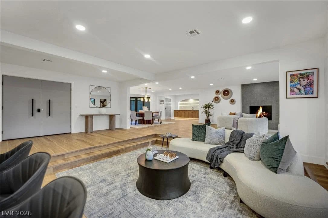 1244 Park Circle photo 4