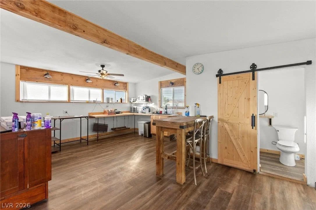 10895 Kyle Canyon Road photo 3