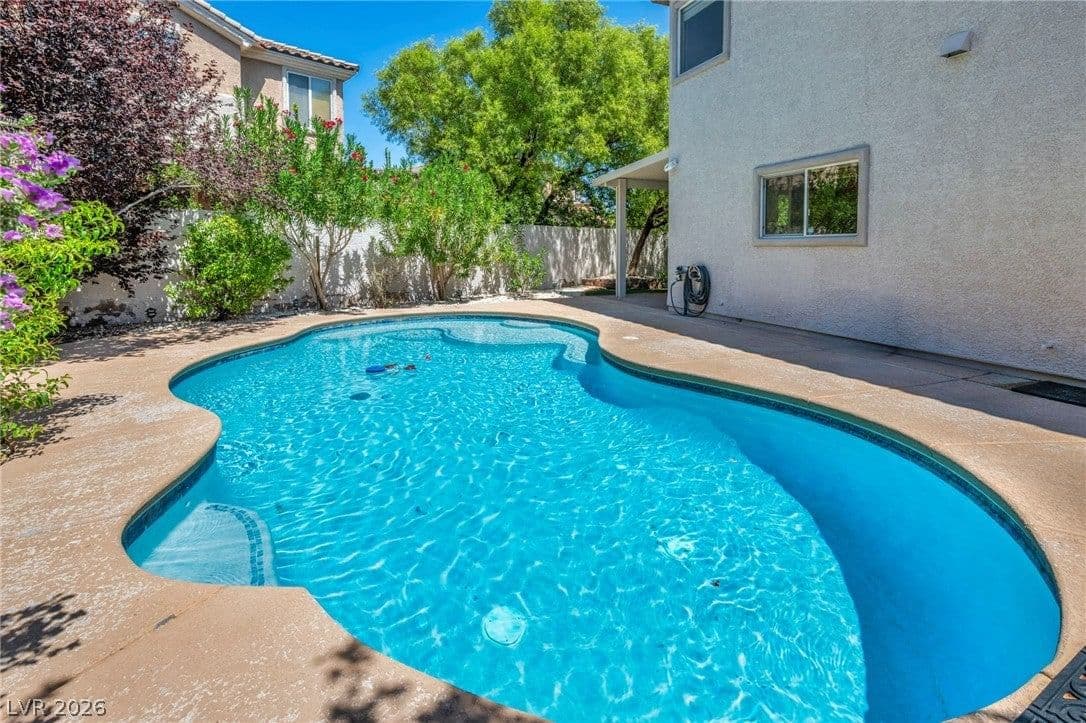 11604 Villa Malaparte Avenue photo 4