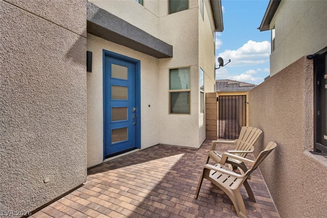 6342 Redstone Hills Drive photo 4