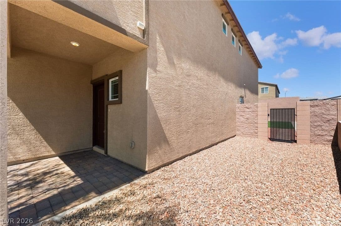 10748 Wild Poppy Avenue photo 4