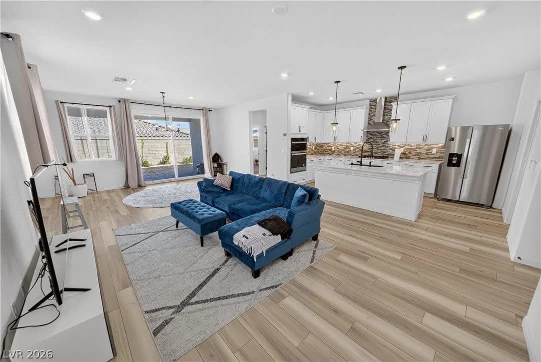 10194 Blue Cereus Street photo 5