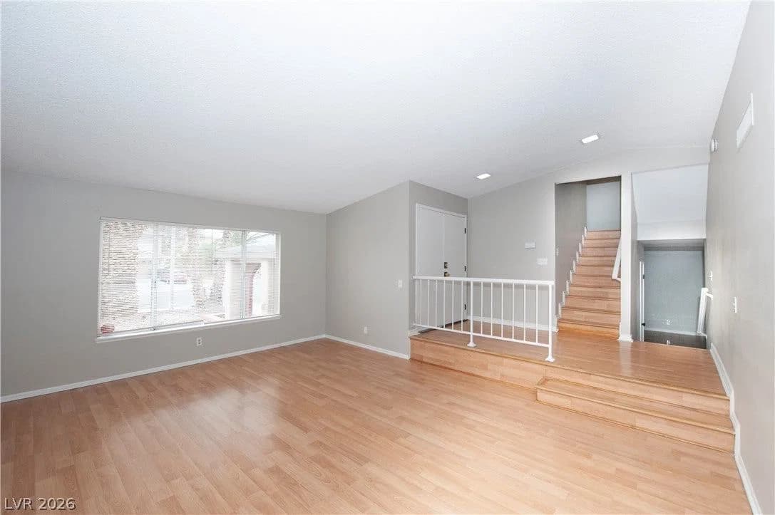 3576 Malafia Circle photo 4