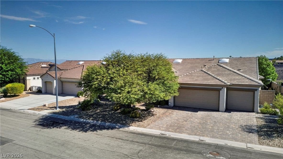 2856 Forest Grove Drive photo 3
