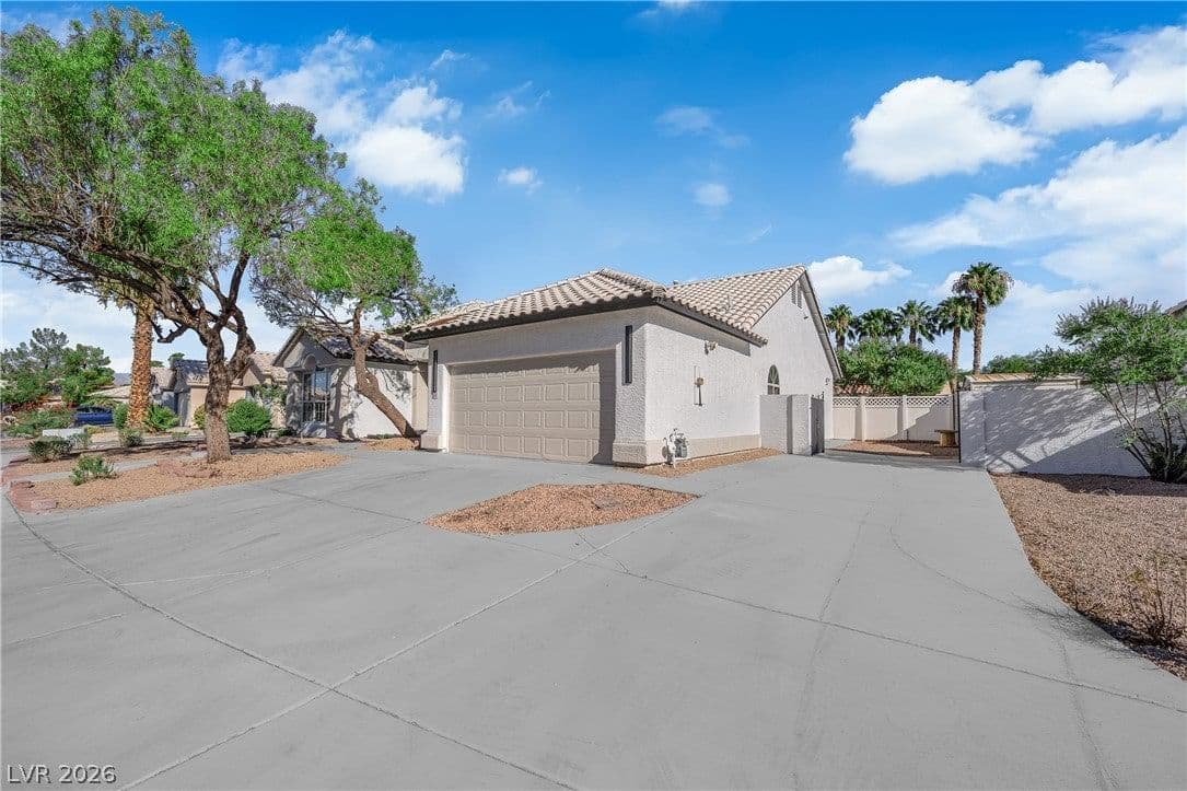 4338 Cobblehill Way photo 2