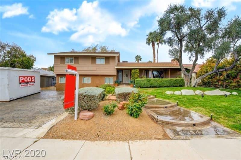 1804 Chapman Drive photo 2