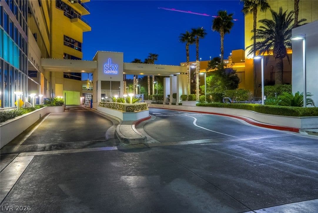 2700 Las Vegas Boulevard photo 4