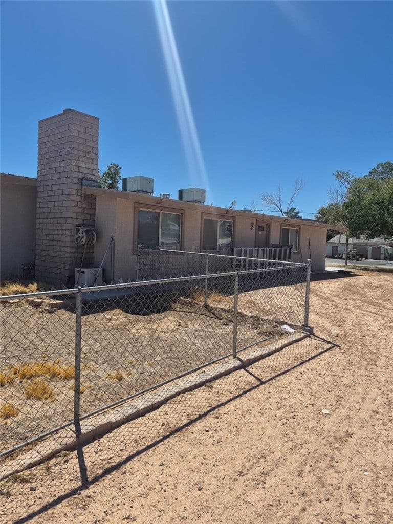 5001 Gilmore Avenue photo 2