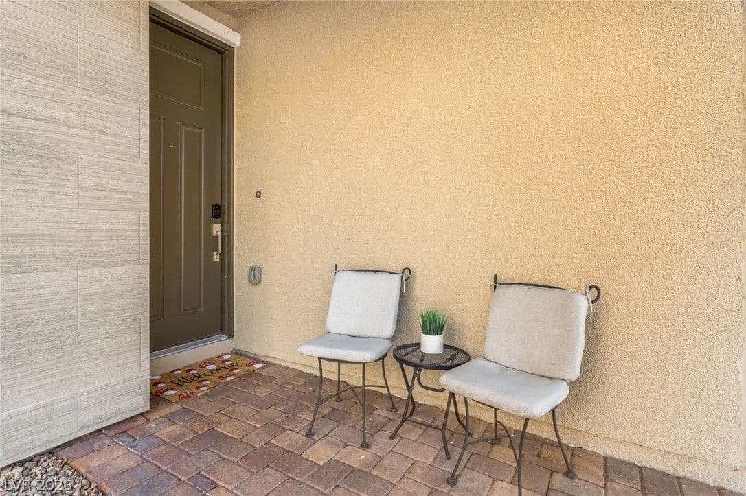848 Riverlawn Place photo 5